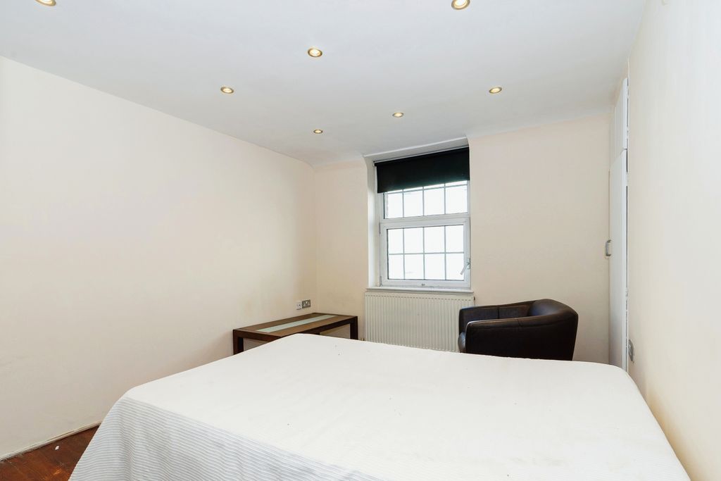 Property photo 3 of 6