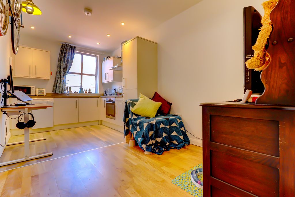Property photo 3 of 8 Picture No. 06
