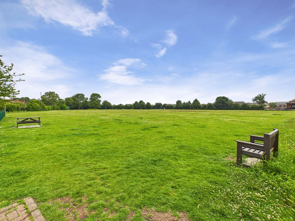 Property photo 3 of 18 Cam02909G0-Pr0424-Still037