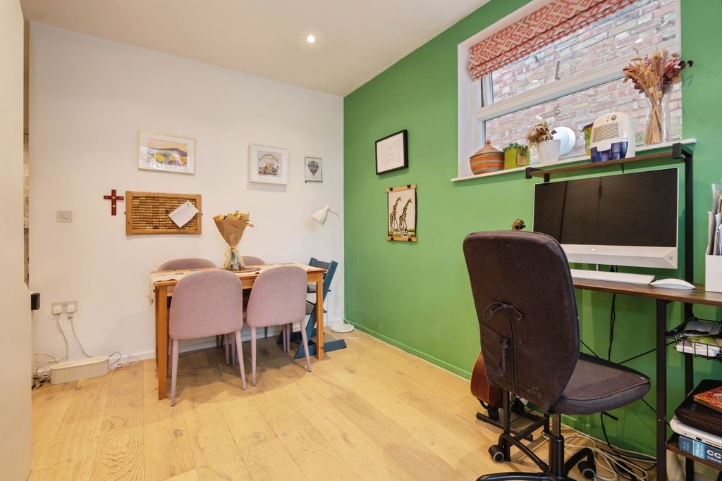 Property photo 1 of 16 Pbox-Img.Jpg