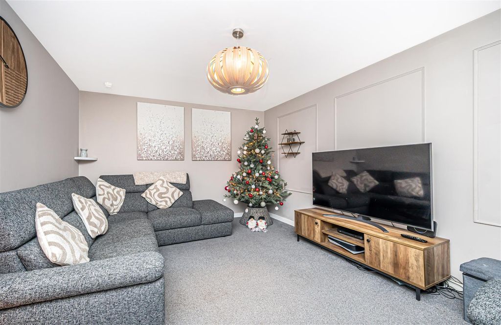 Property photo 2 of 21 Untitled (3 Of 1).Jpg