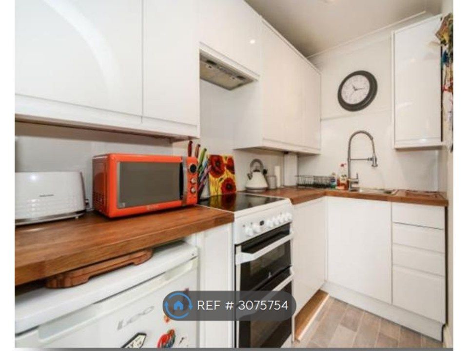 Property photo 3 of 4 Kitchen