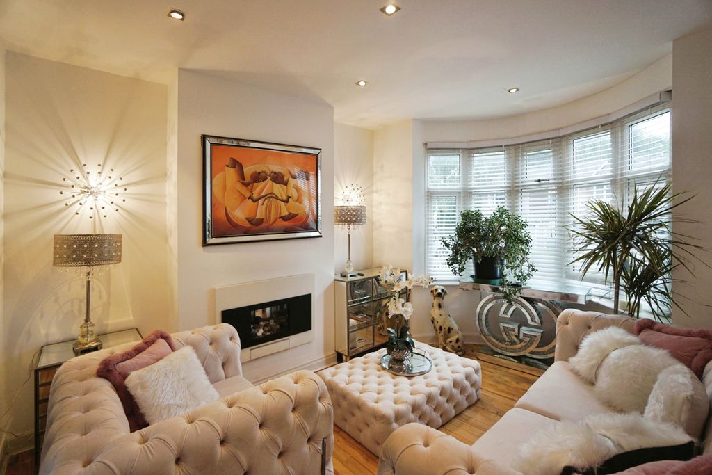 Property photo 3 of 12 Living Room