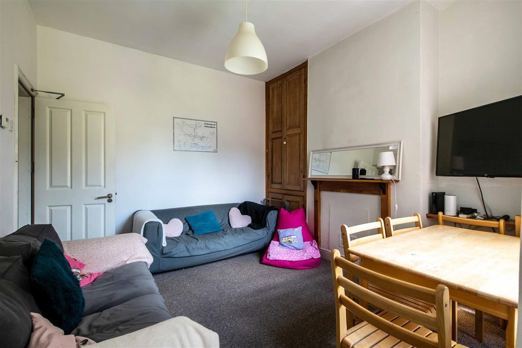 Property photo 3 of 17 116 Portland Rd-Low-7