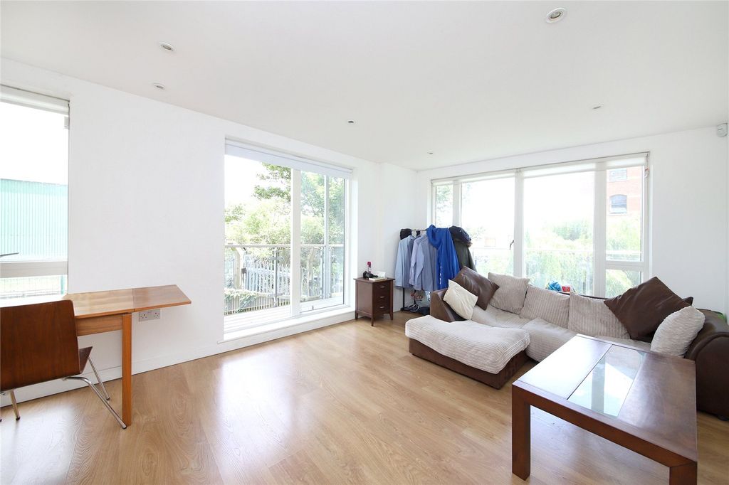 Property photo 3 of 9 Living Room