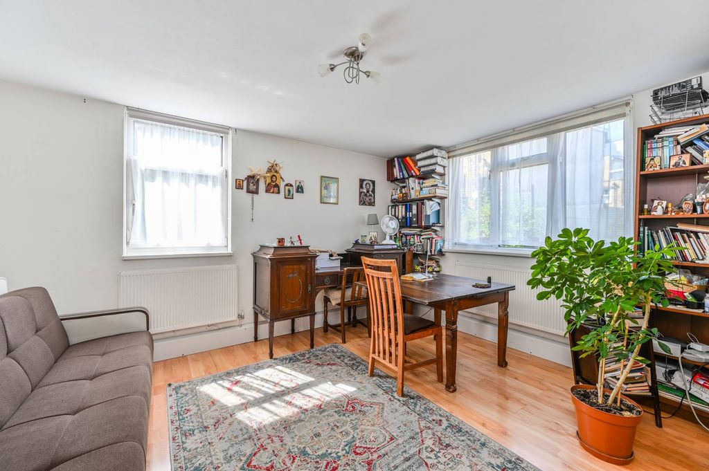 Property photo 2 of 6
