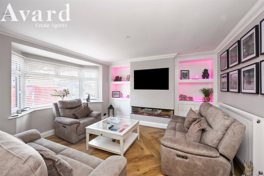 Property photo 3 of 25 Millcross Road, 17-010.Jpg