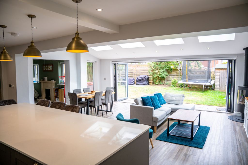 Property photo 2 of 37