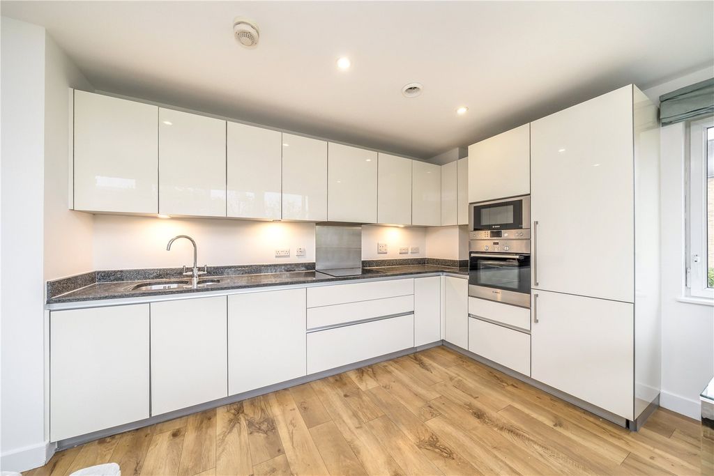 Property photo 3 of 9 Picture No. 16