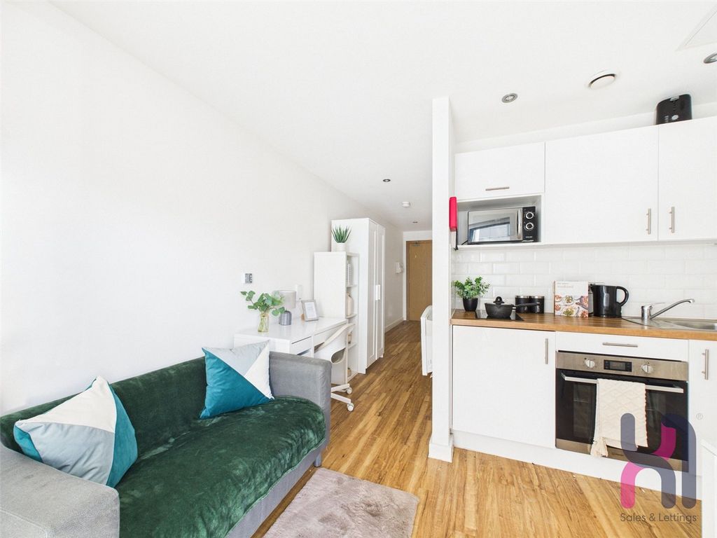 Property photo 1 of 5