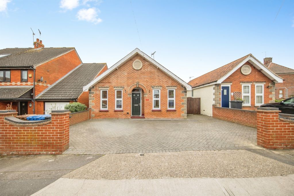 Property photo 1 of 16