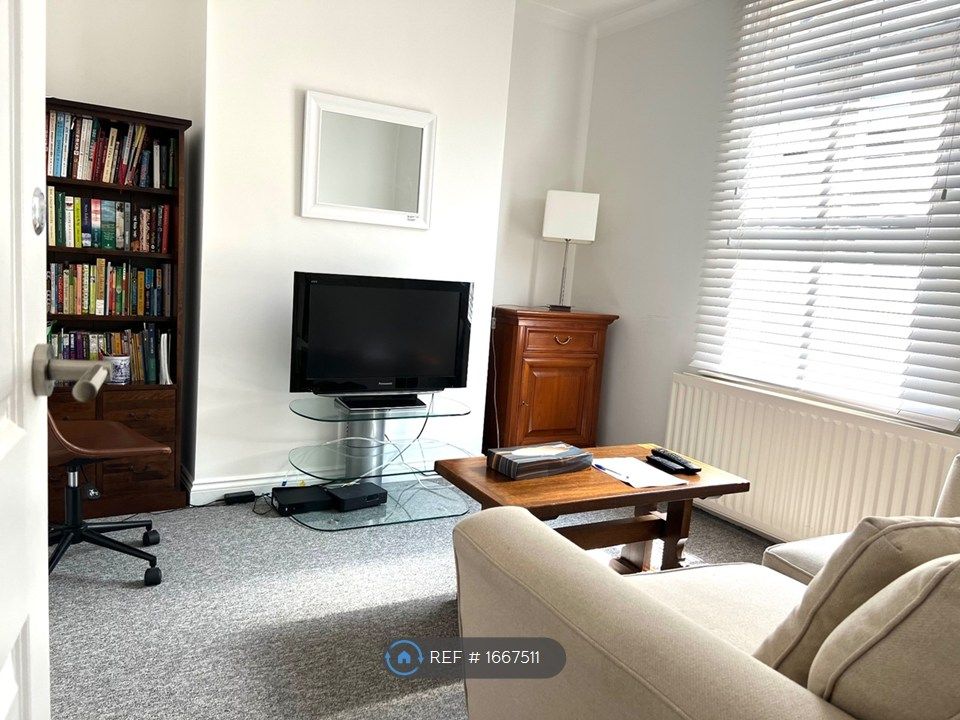 Property photo 2 of 11
