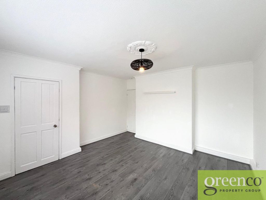 Property photo 3 of 31