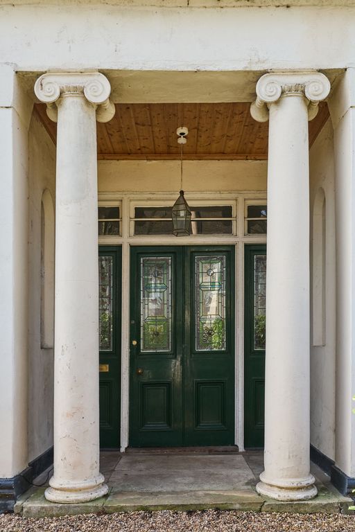 Property photo 3 of 25