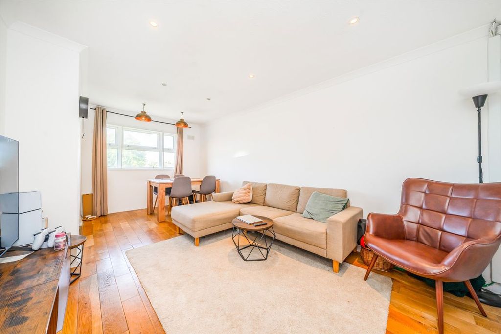 Property photo 2 of 5
