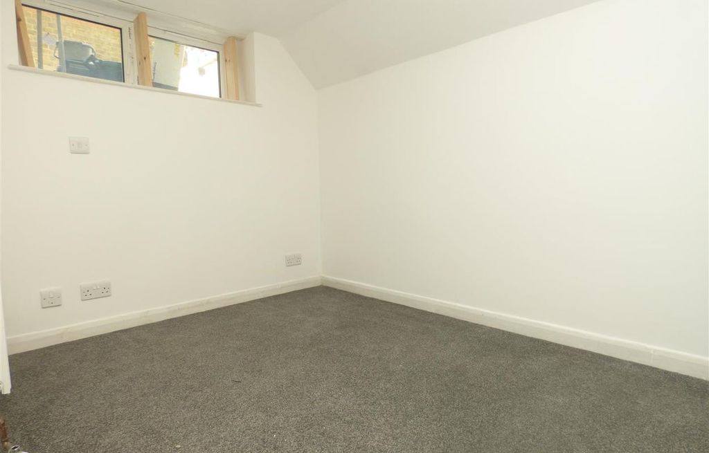 Property photo 3 of 4 Picture 3