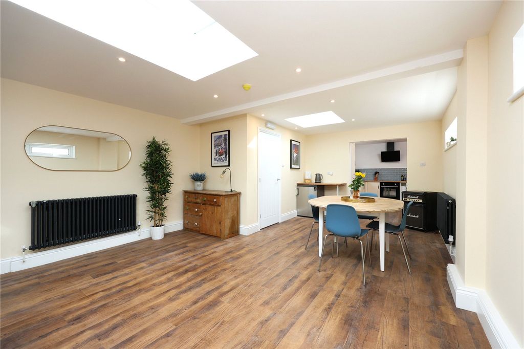 Property photo 3 of 32 Picture No. 22