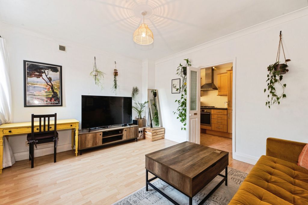 Property photo 1 of 11 Reception Room