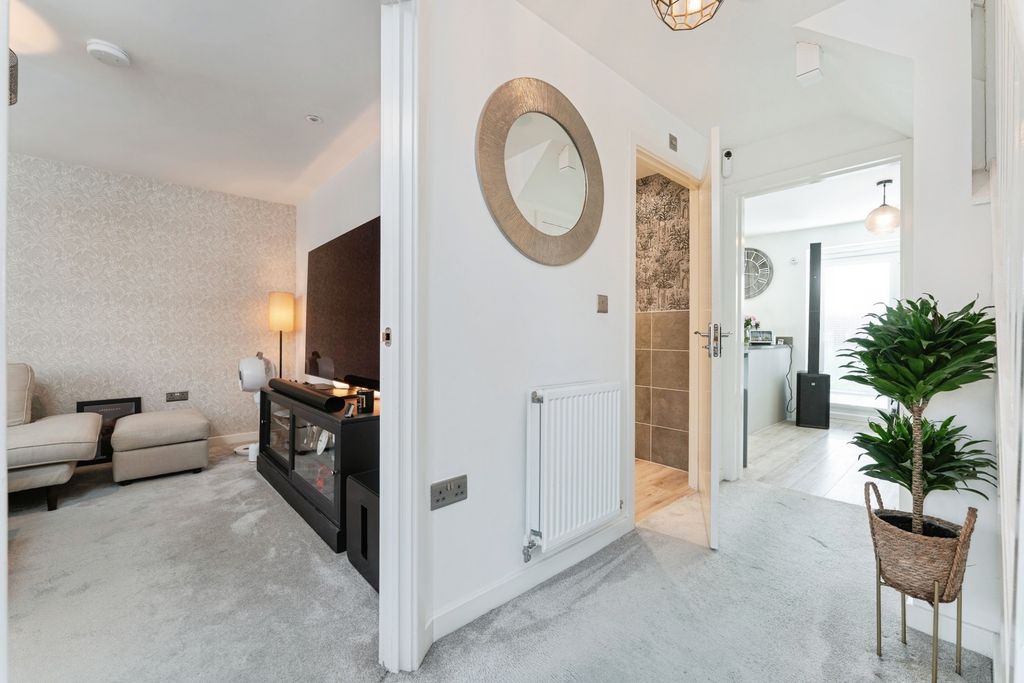 Property photo 2 of 26 Pbox-Img.Jpg