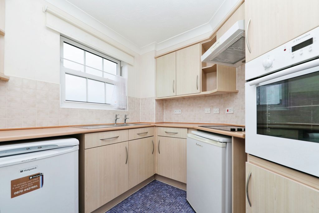 Property photo 2 of 12 Kitchen