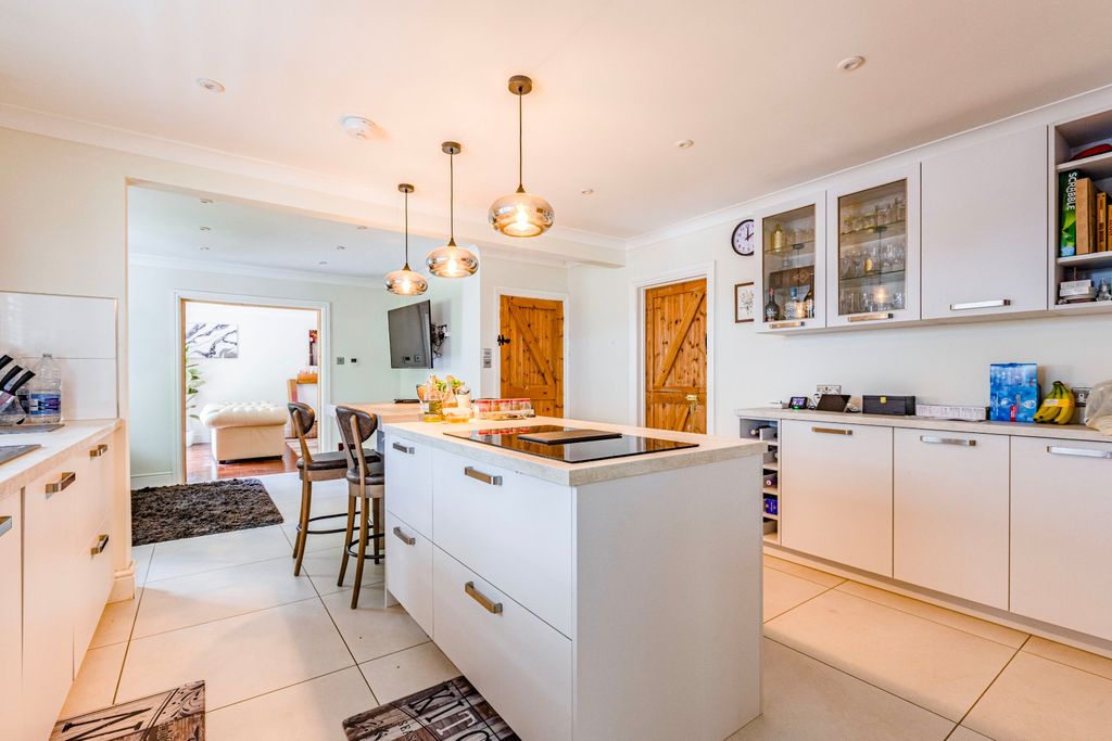 Property photo 3 of 29 Picture No. 22