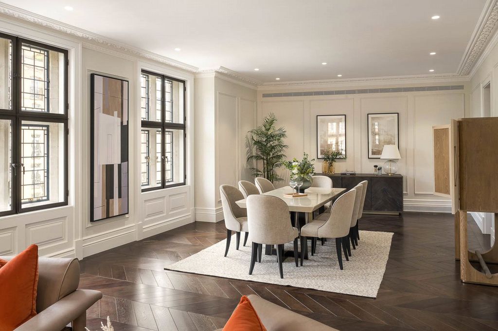 Property photo 3 of 14 Dining Area