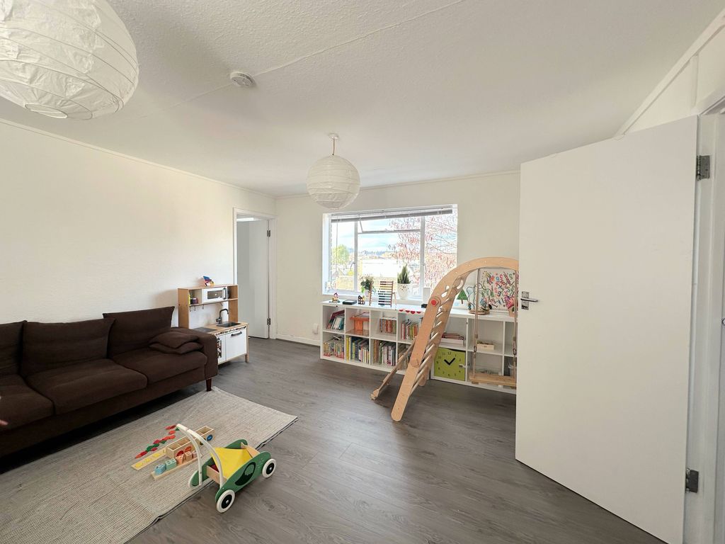 Property photo 3 of 8