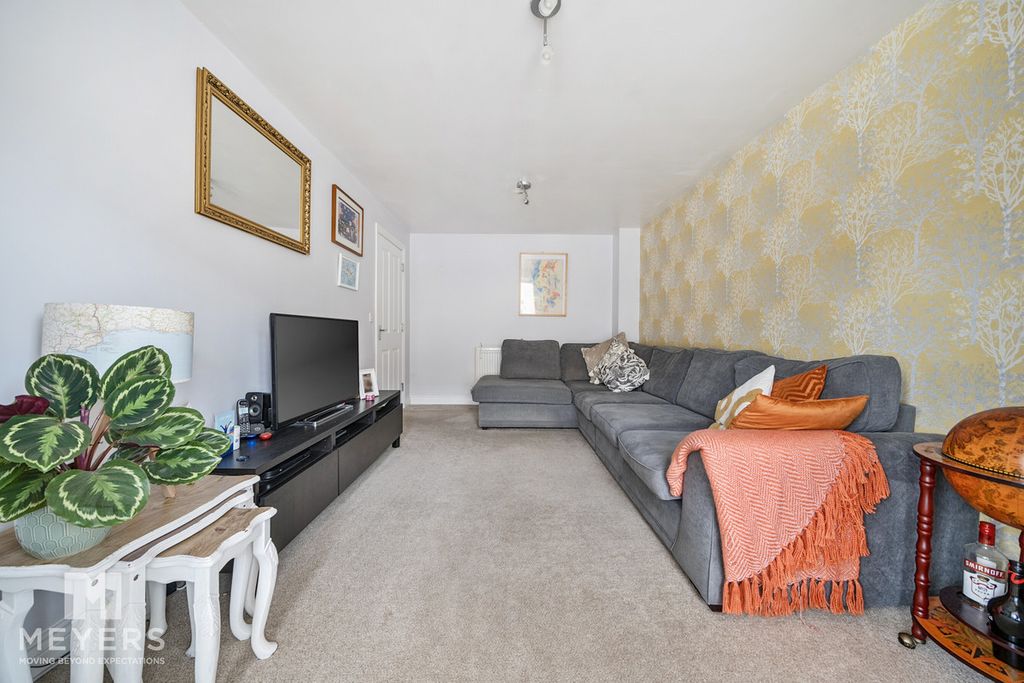 Property photo 3 of 20