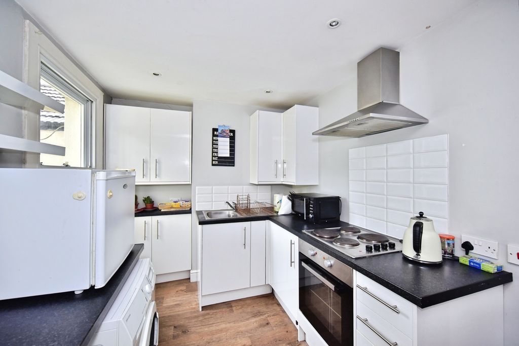 Property photo 3 of 10 Pbox-Img.Jpg