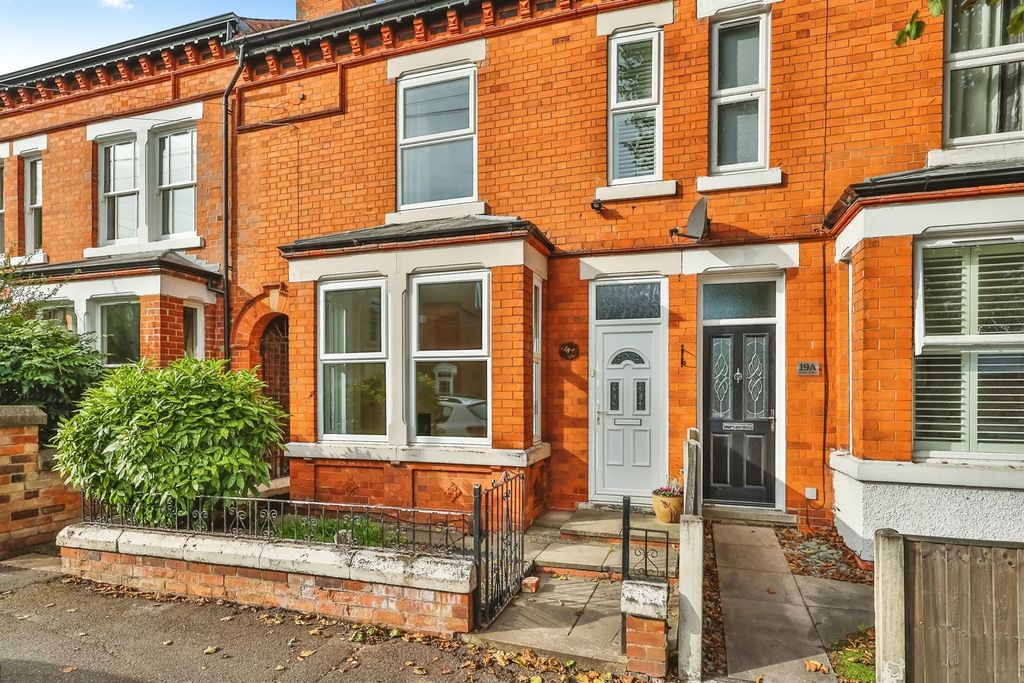 Property photo 2 of 18