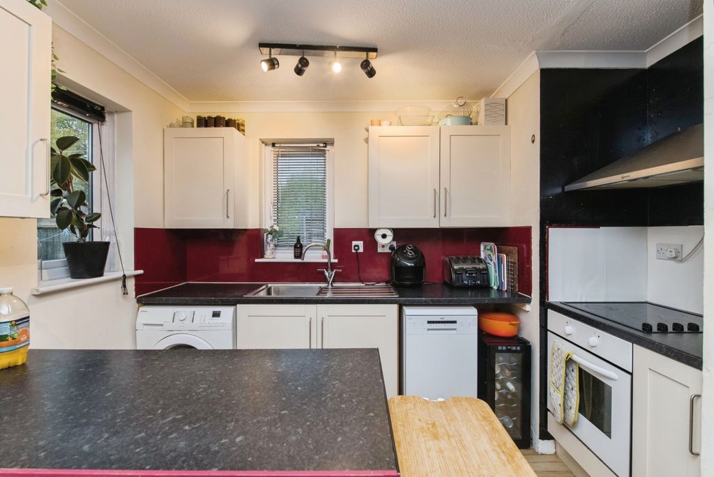 Property photo 3 of 17 Pbox-Img.Jpg