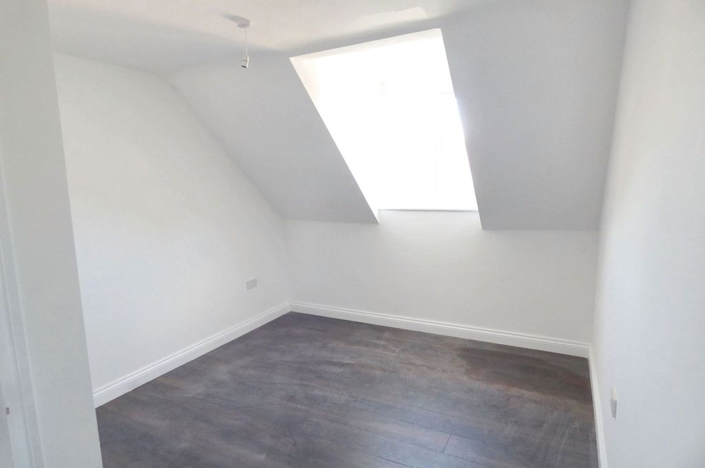 Property photo 2 of 3