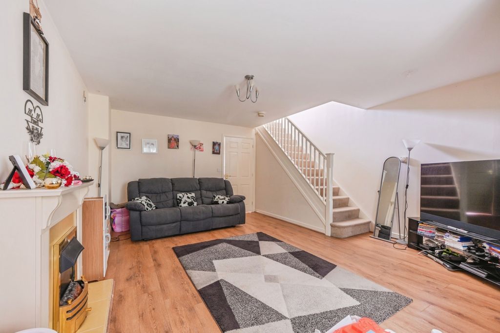 Property photo 2 of 17 Photo