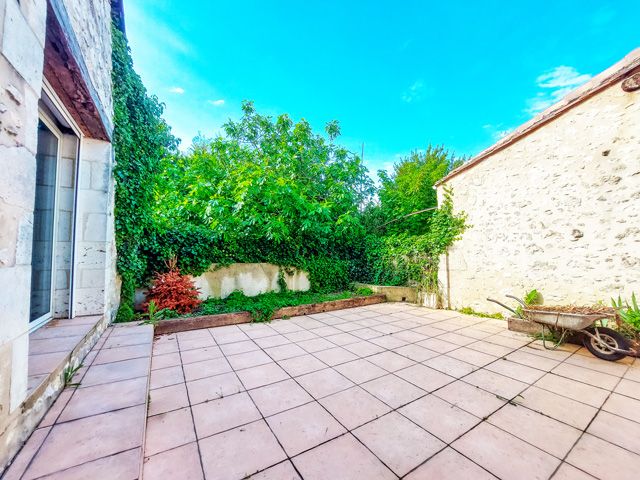Property photo 2 of 25