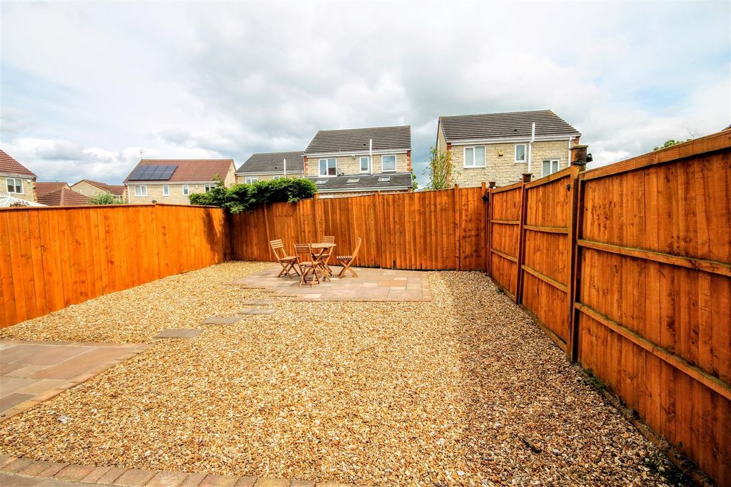 Property photo 3 of 16 Garden