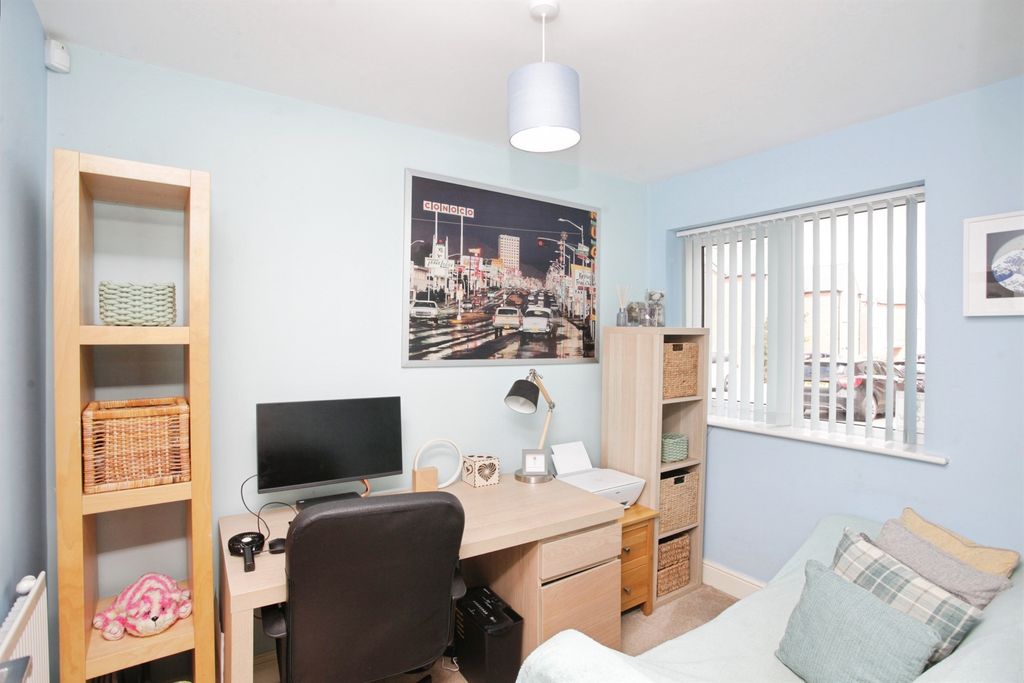 Property photo 3 of 31