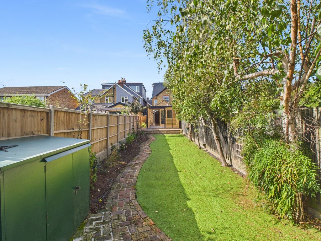 Property photo 3 of 18 Garden 2