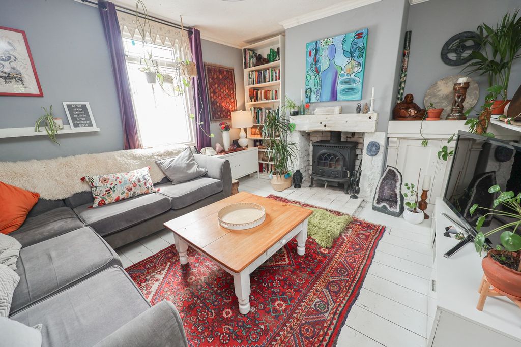 Property photo 2 of 26 4203241