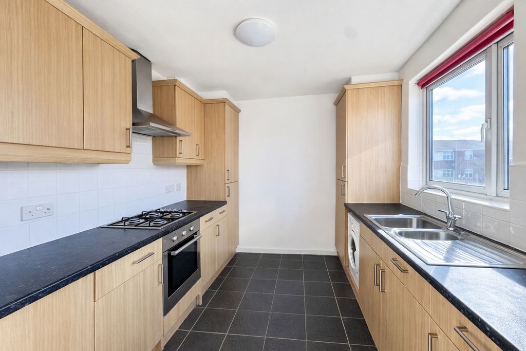 Property photo 3 of 7 Picture 3