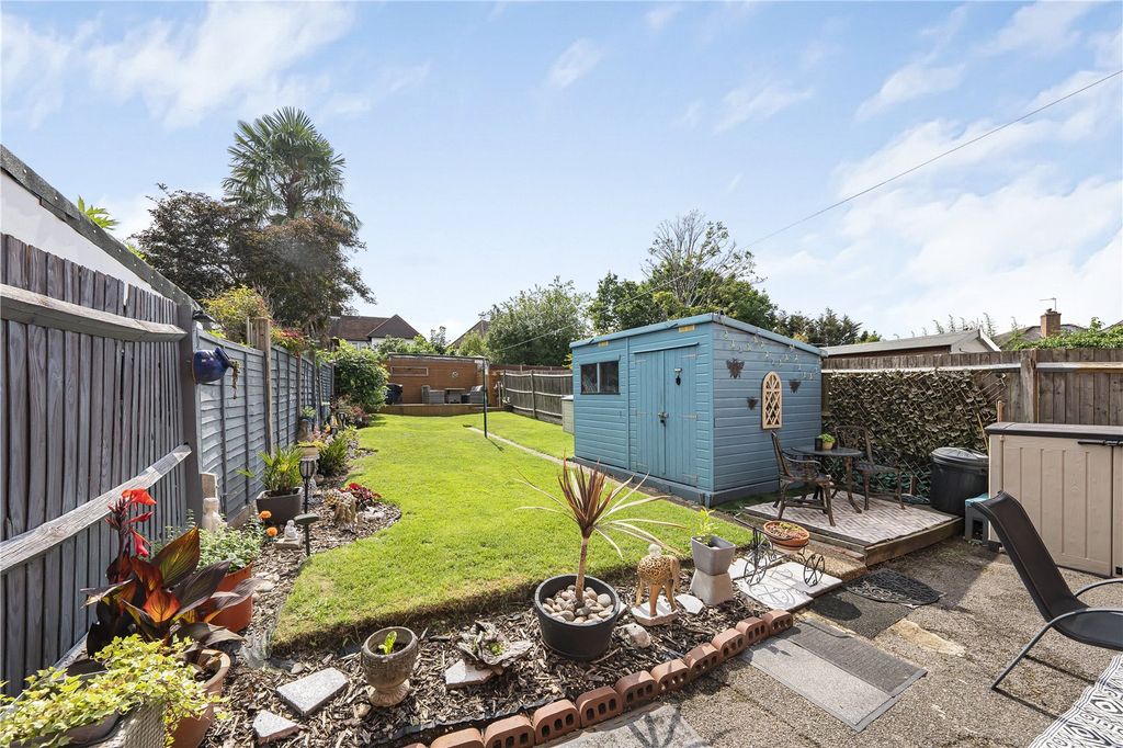 Property photo 2 of 12 Garden
