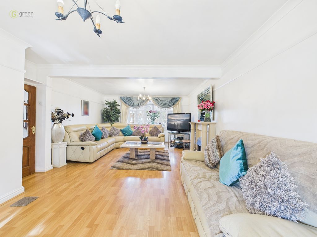 Property photo 2 of 19