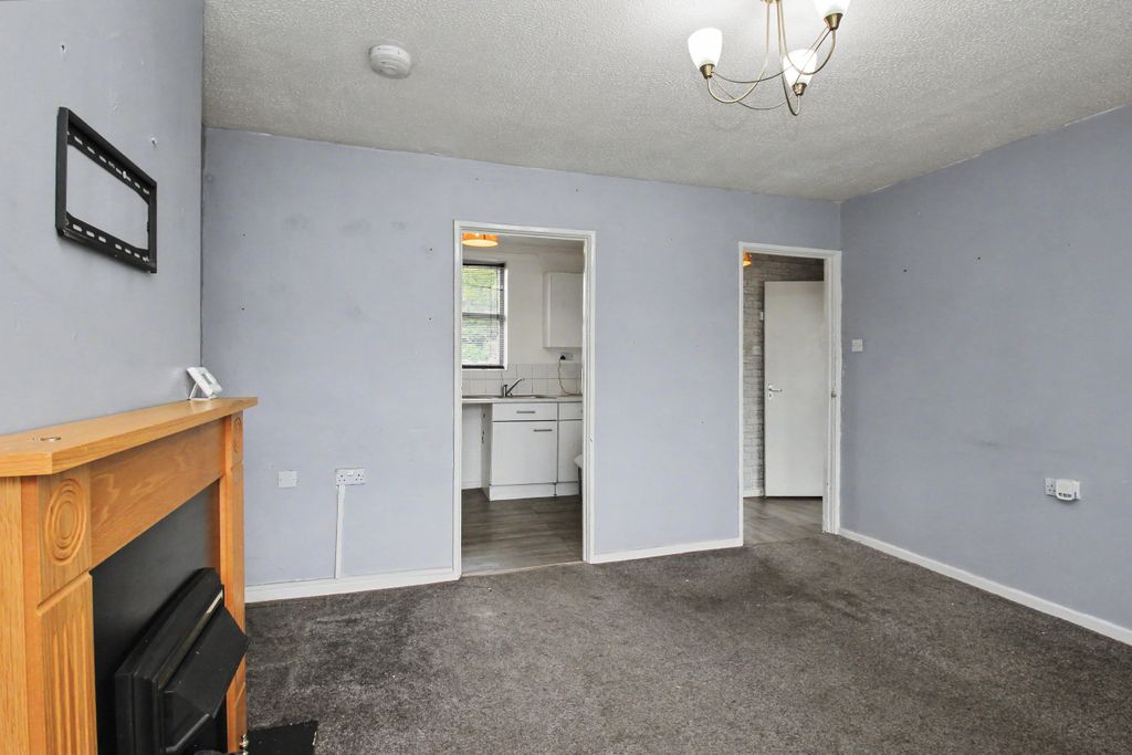 Property photo 3 of 17 378 Endike Lane, North Hull Estate, Hull, Hu6 8Aa