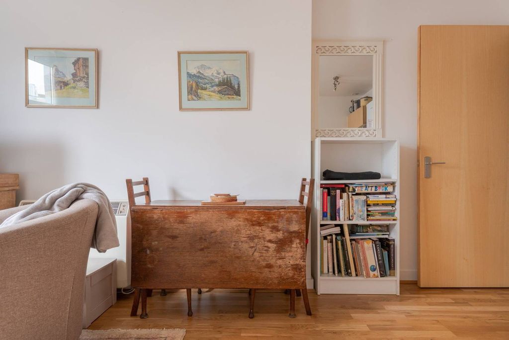 Property photo 3 of 12