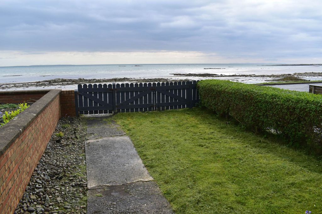 Property photo 2 of 27
