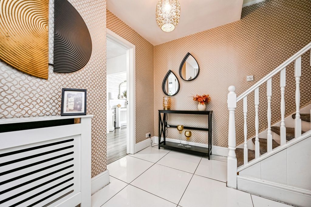 Property photo 2 of 17 Pbox-Img.Jpg