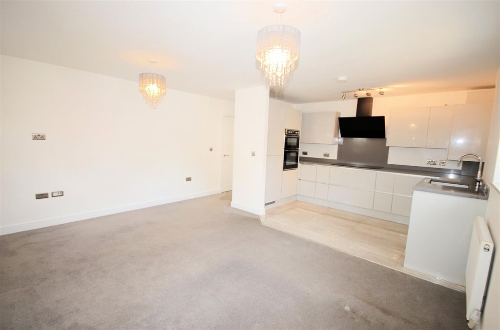 Property photo 3 of 18 Lounge/Dining Room