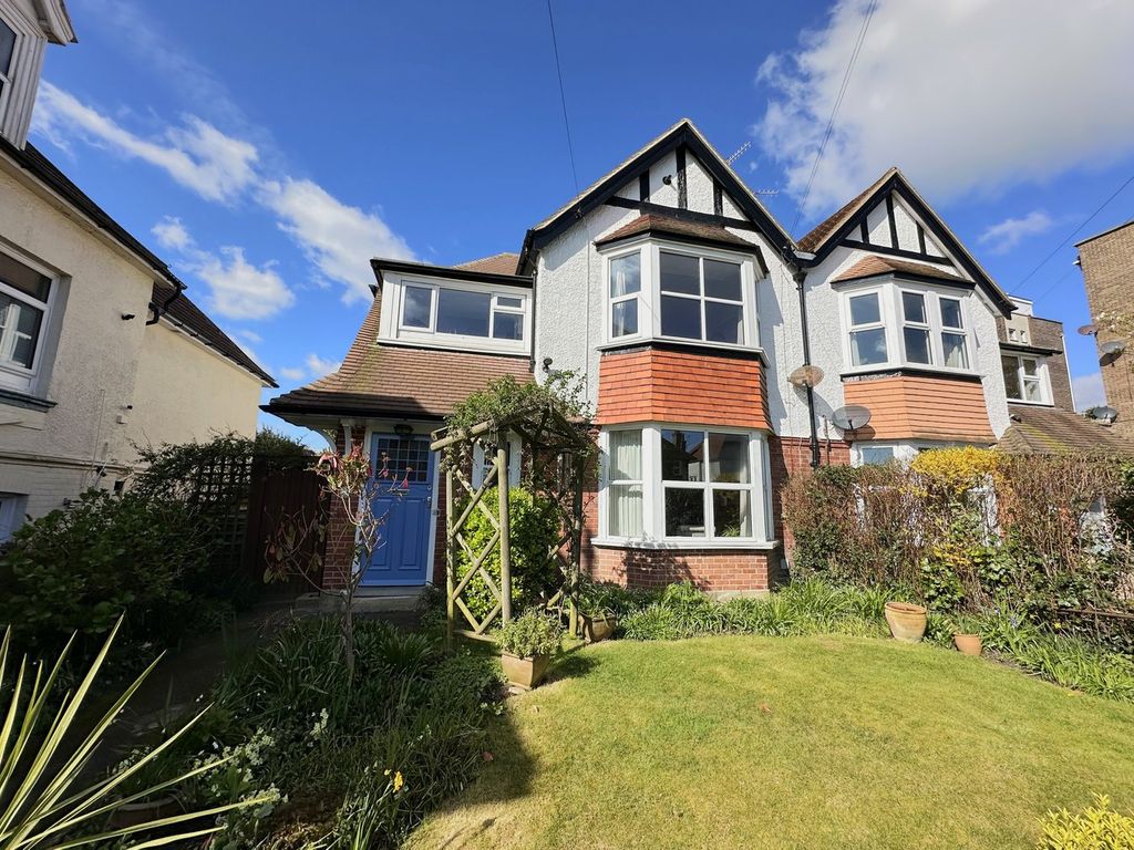 Property photo 1 of 12