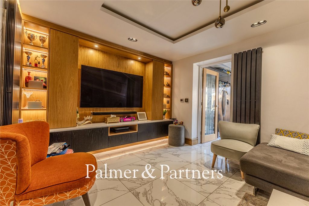 Property photo 2 of 21 Picture No. 14