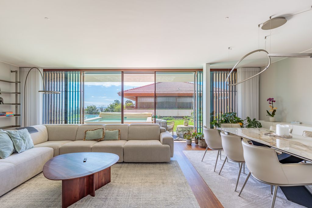 Property photo 2 of 34