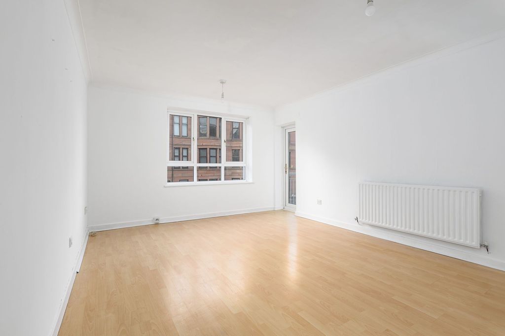 Property photo 2 of 27